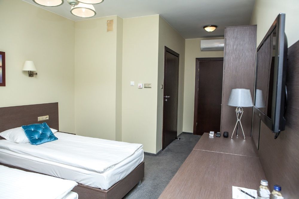 Hotel Sokolowska Airport Modlin Nowy Dwór Mazowiecki 외부 사진